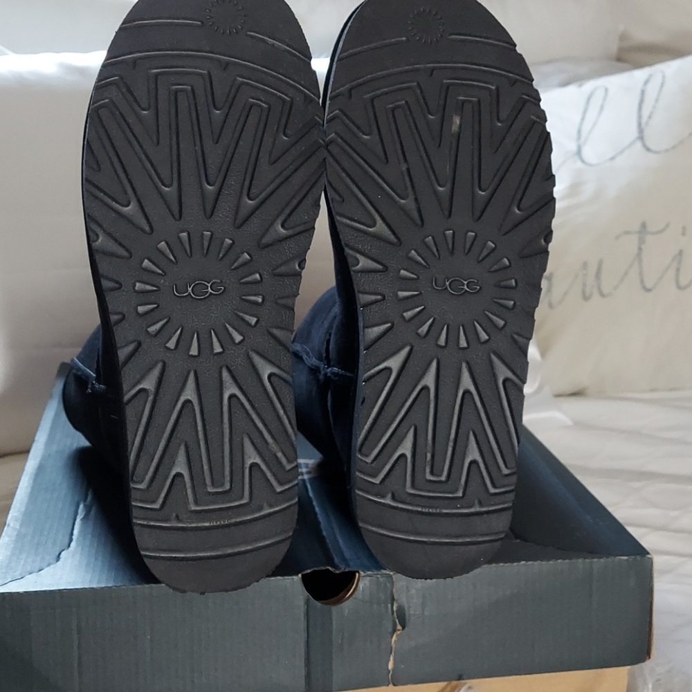 Ugg - image 8